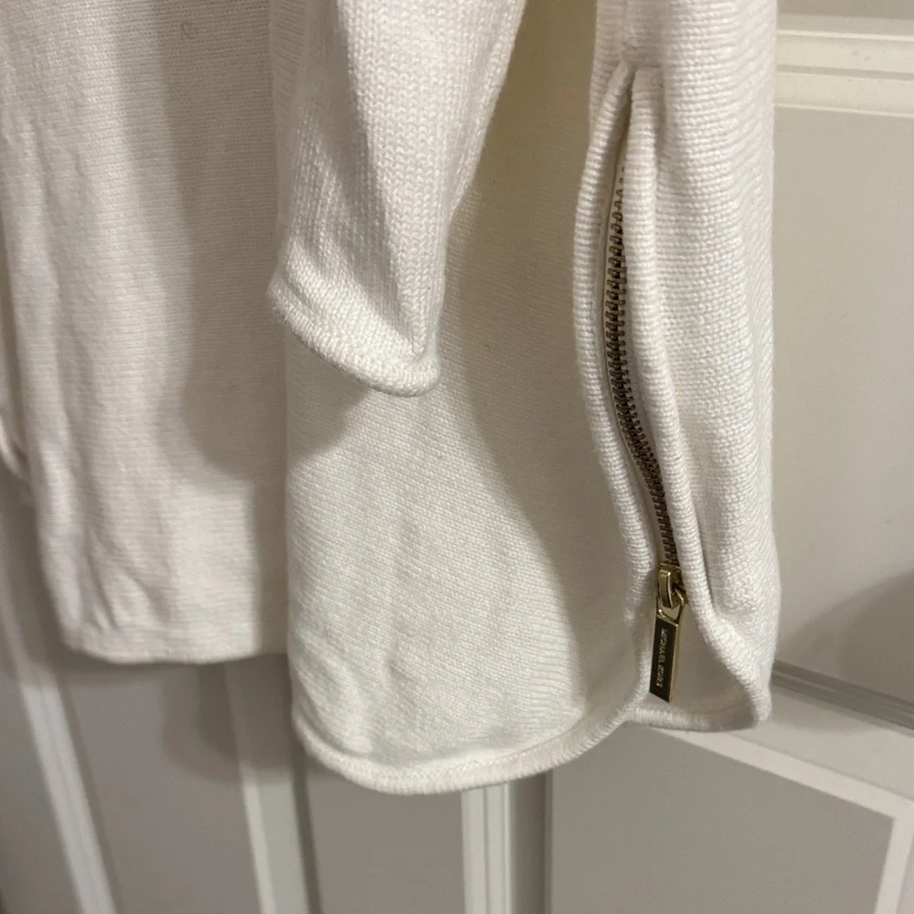 Michael Kors Off-White Knit Long Sleeve Top w/ Double Gold Zipper Sides